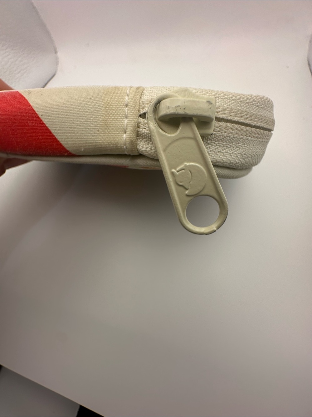 Fjallraven Kanken Zip travel wallet from the artist series in “Landscape” - Picture 8 of 10
